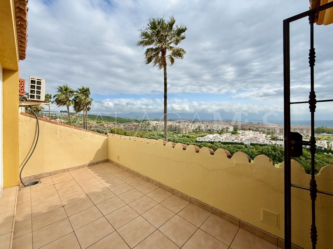 Villa with 5 bedrooms for sale in La Duquesa Golf