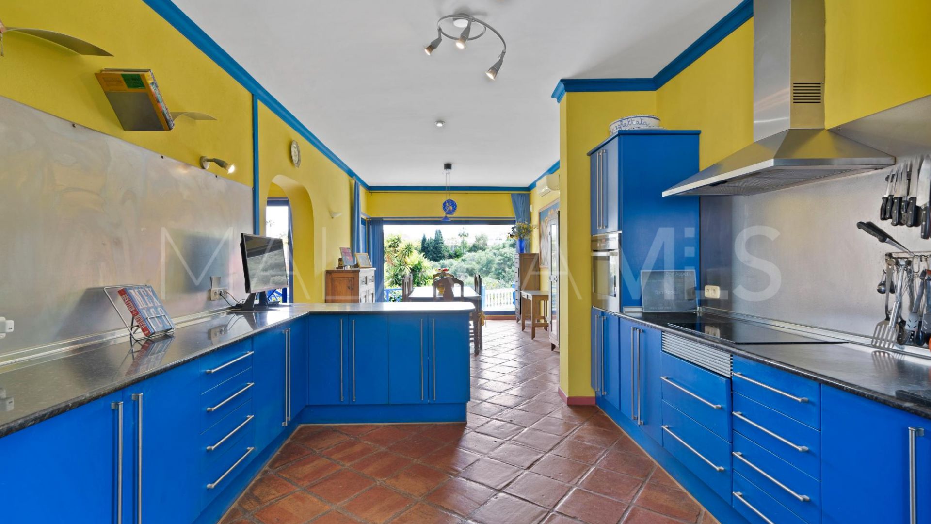 Villa for sale in Cerros del Aguila with 4 bedrooms
