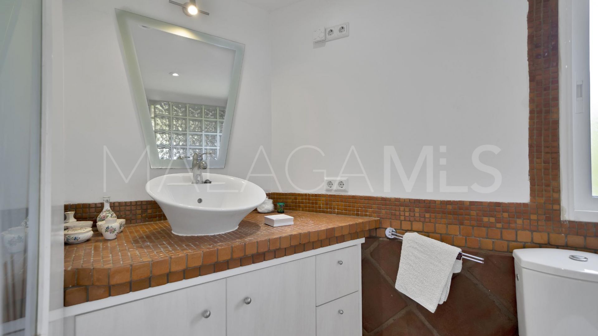 Villa for sale in Cerros del Aguila with 4 bedrooms
