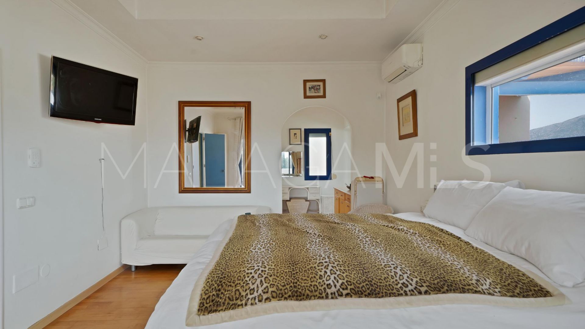 Villa for sale in Cerros del Aguila with 4 bedrooms