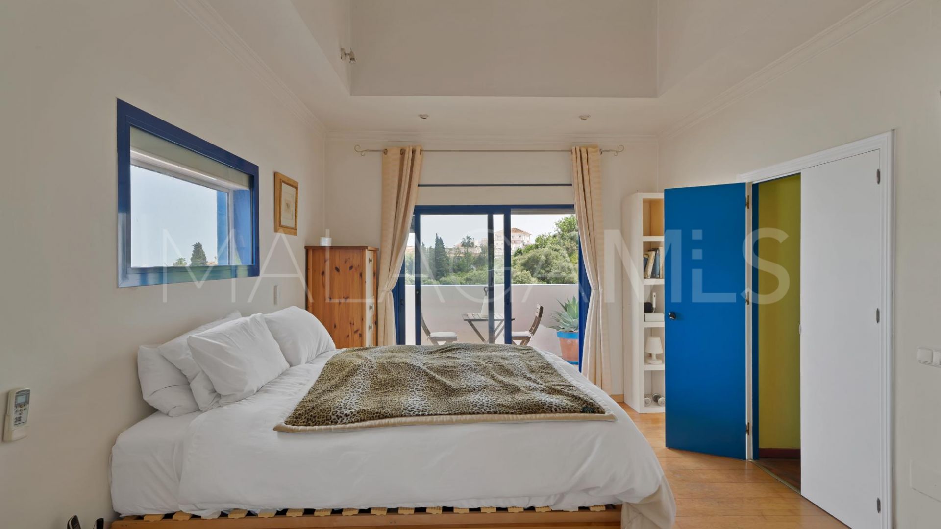 Villa for sale in Cerros del Aguila with 4 bedrooms