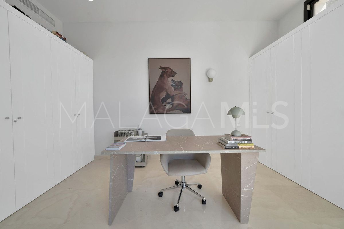 Villa de 5 bedrooms a la venta in Benahavis