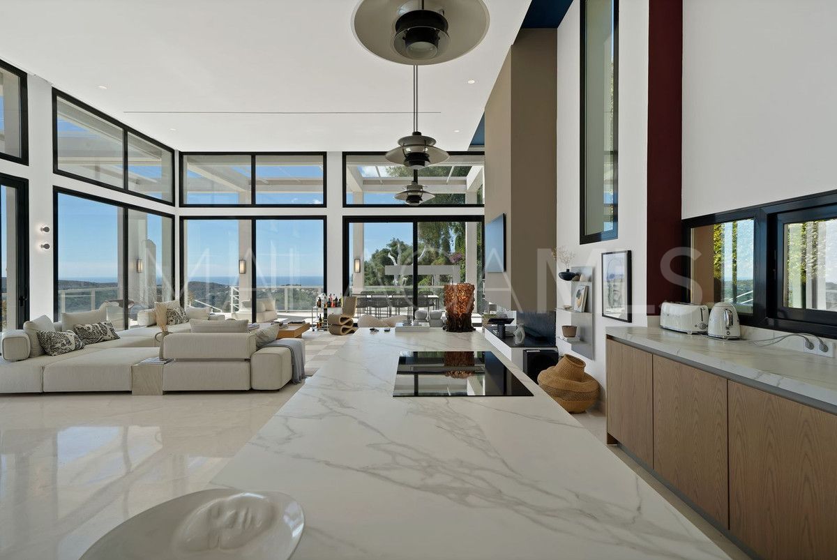 Villa de 5 bedrooms a la venta in Benahavis