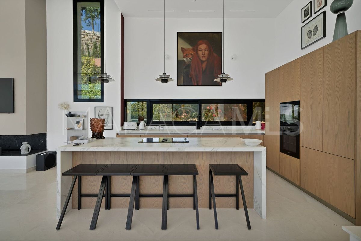 Villa de 5 bedrooms a la venta in Benahavis