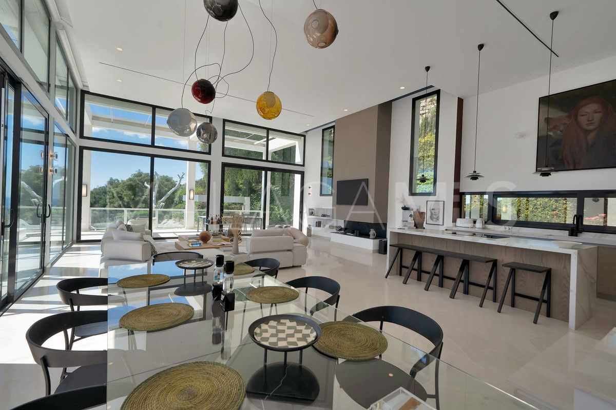 Villa de 5 bedrooms a la venta in Benahavis