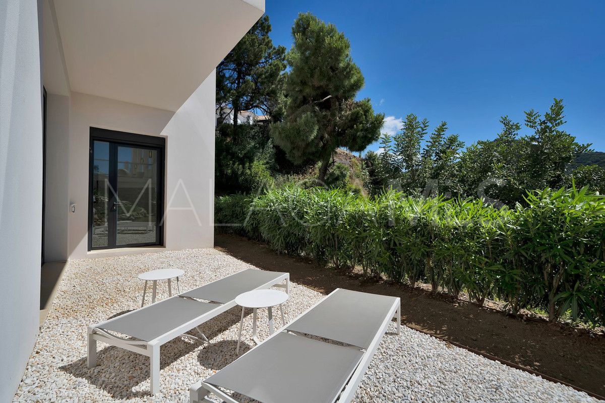 Villa de 5 bedrooms a la venta in Benahavis