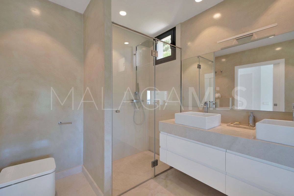 Villa de 5 bedrooms a la venta in Benahavis