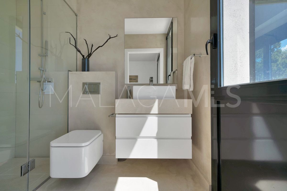 Villa de 5 bedrooms a la venta in Benahavis