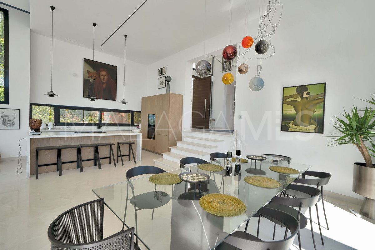 Villa de 5 bedrooms a la venta in Benahavis