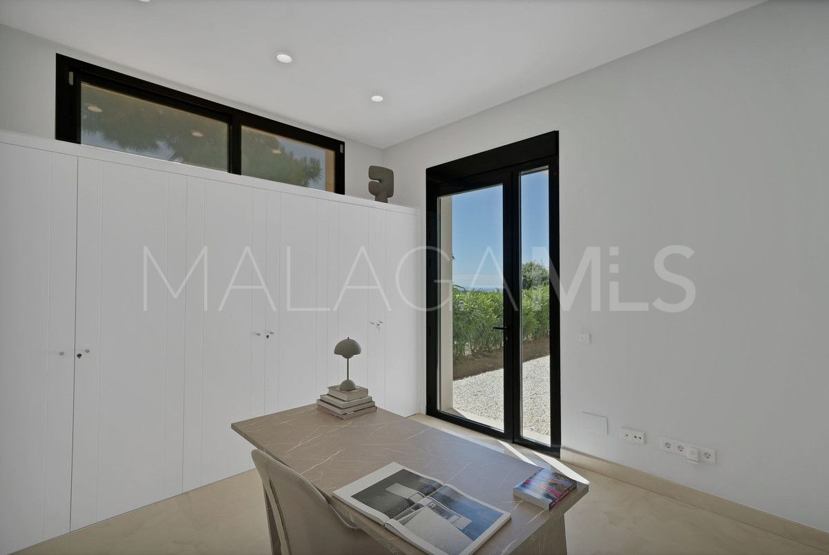 Villa de 5 bedrooms a la venta in Benahavis