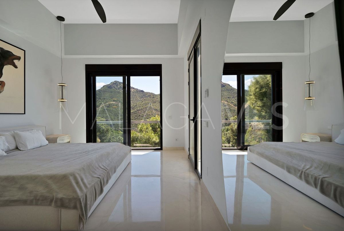 Villa de 5 bedrooms a la venta in Benahavis