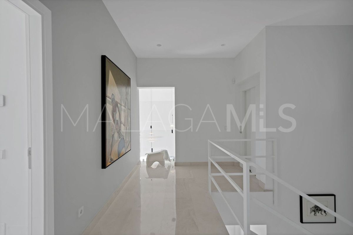 Villa de 5 bedrooms a la venta in Benahavis