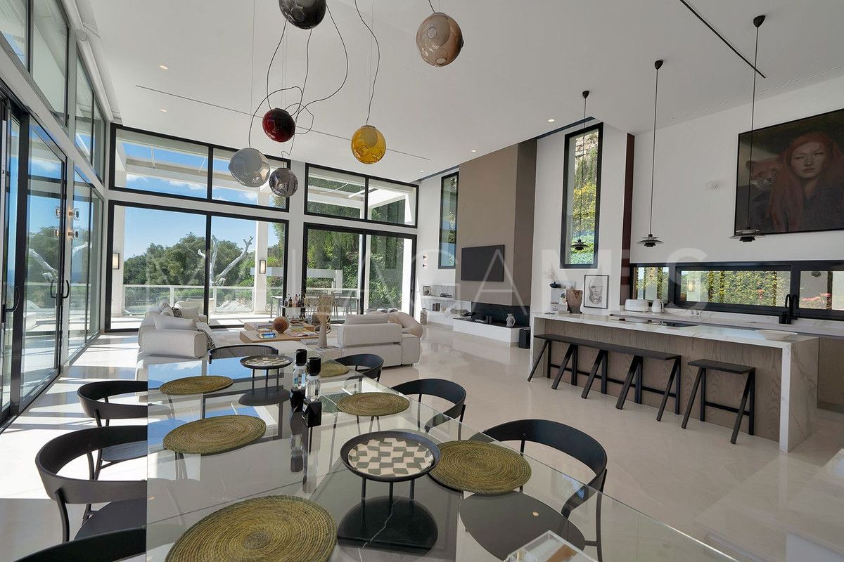 Villa de 5 bedrooms a la venta in Benahavis
