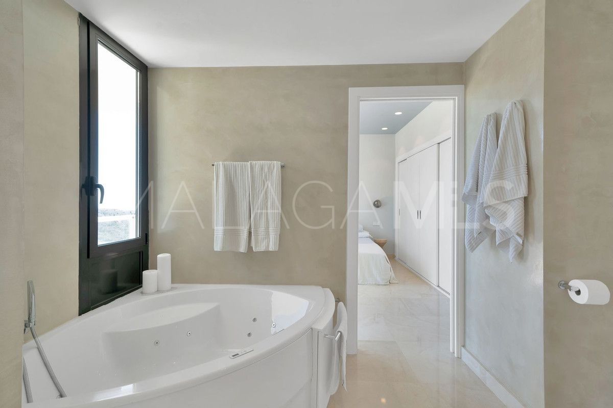 Villa de 5 bedrooms a la venta in Benahavis