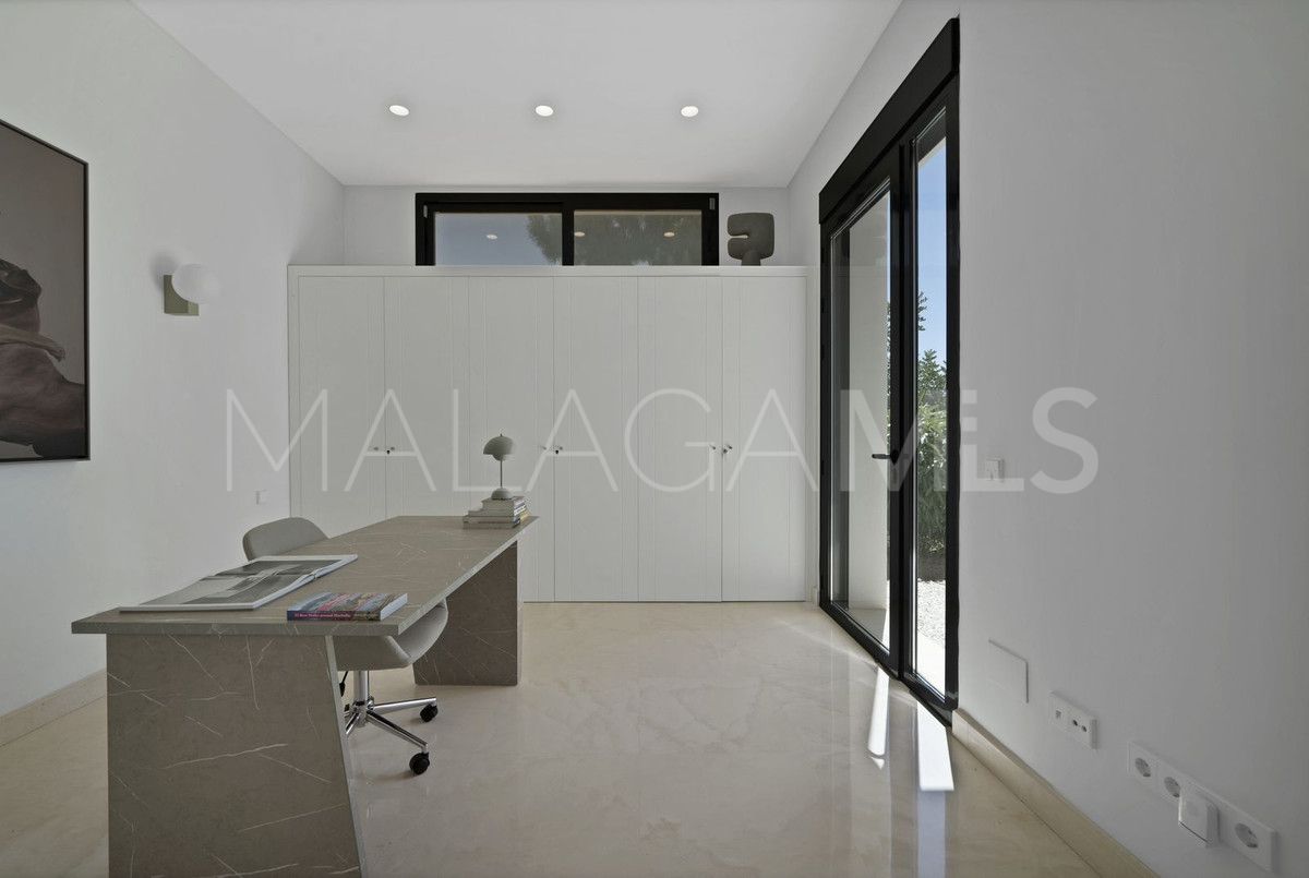 Villa de 5 bedrooms a la venta in Benahavis