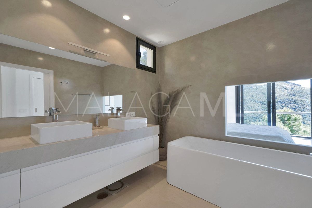 Villa de 5 bedrooms a la venta in Benahavis