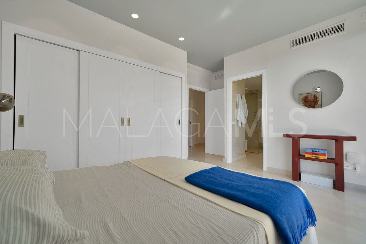 Villa de 5 bedrooms a la venta in Benahavis
