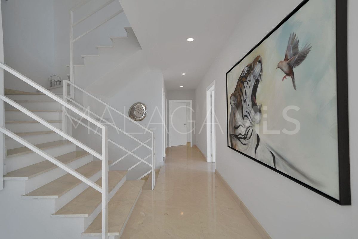 Villa de 5 bedrooms a la venta in Benahavis