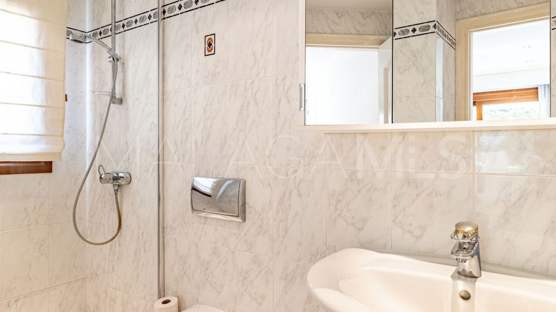 Buy villa in New Golden Mile