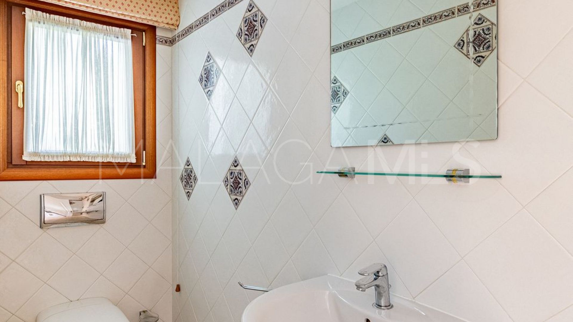 Buy villa in New Golden Mile
