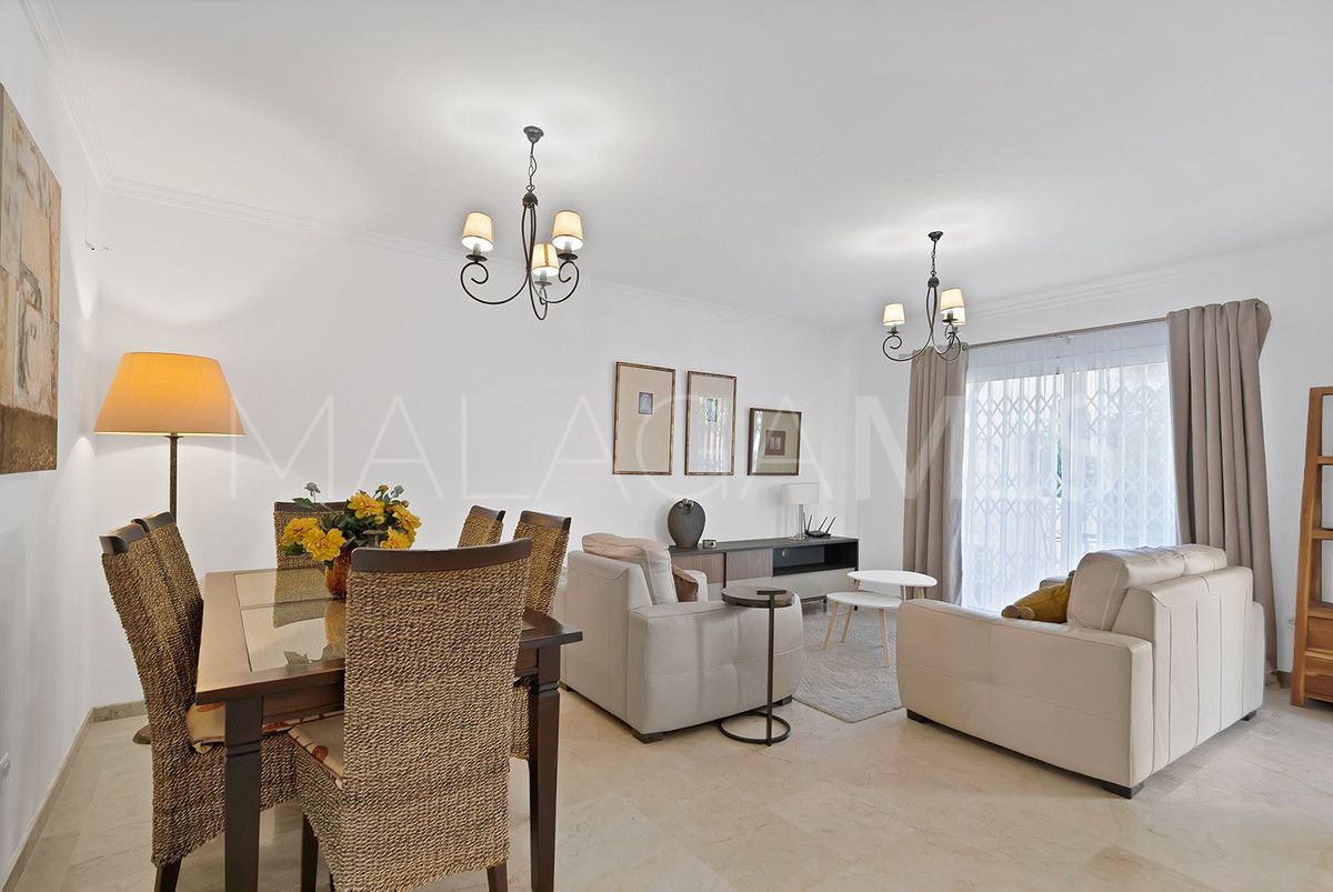 Markplanslägenhet for sale in Nueva Andalucia