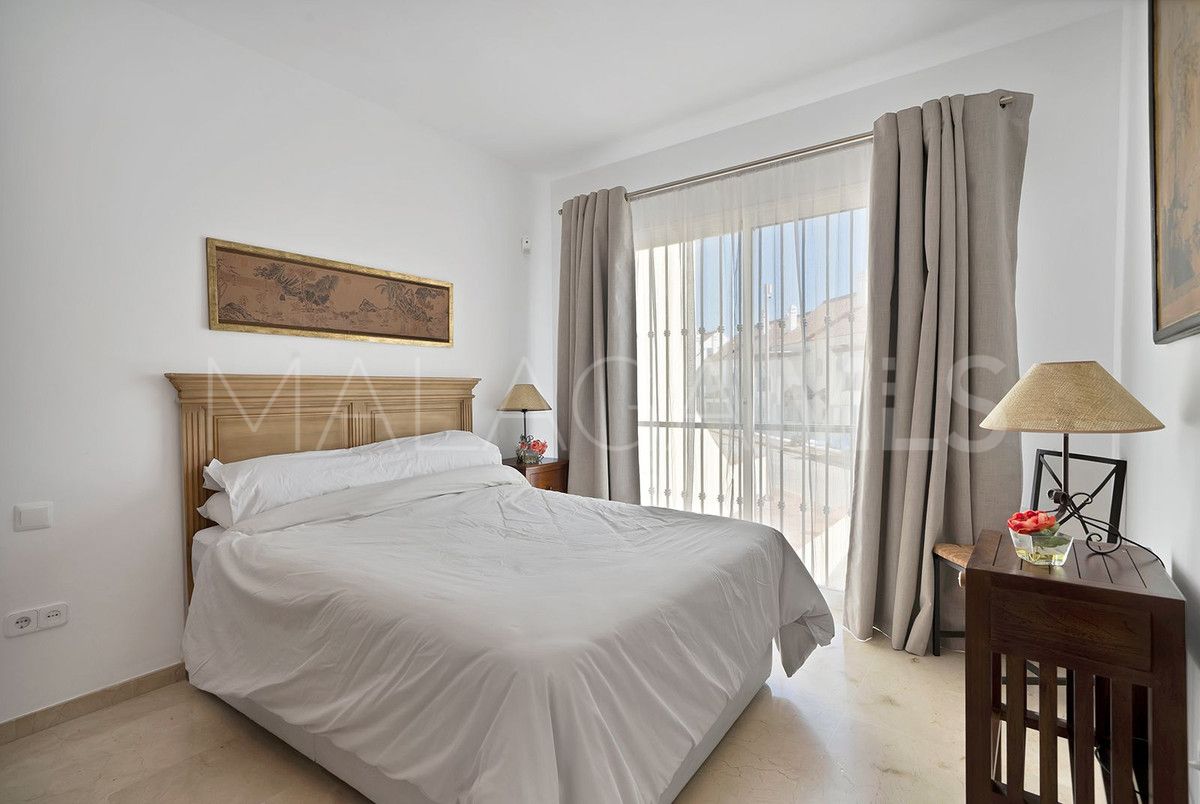 Markplanslägenhet for sale in Nueva Andalucia