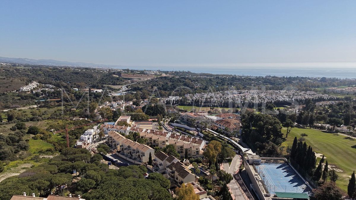 Markplanslägenhet for sale in Nueva Andalucia