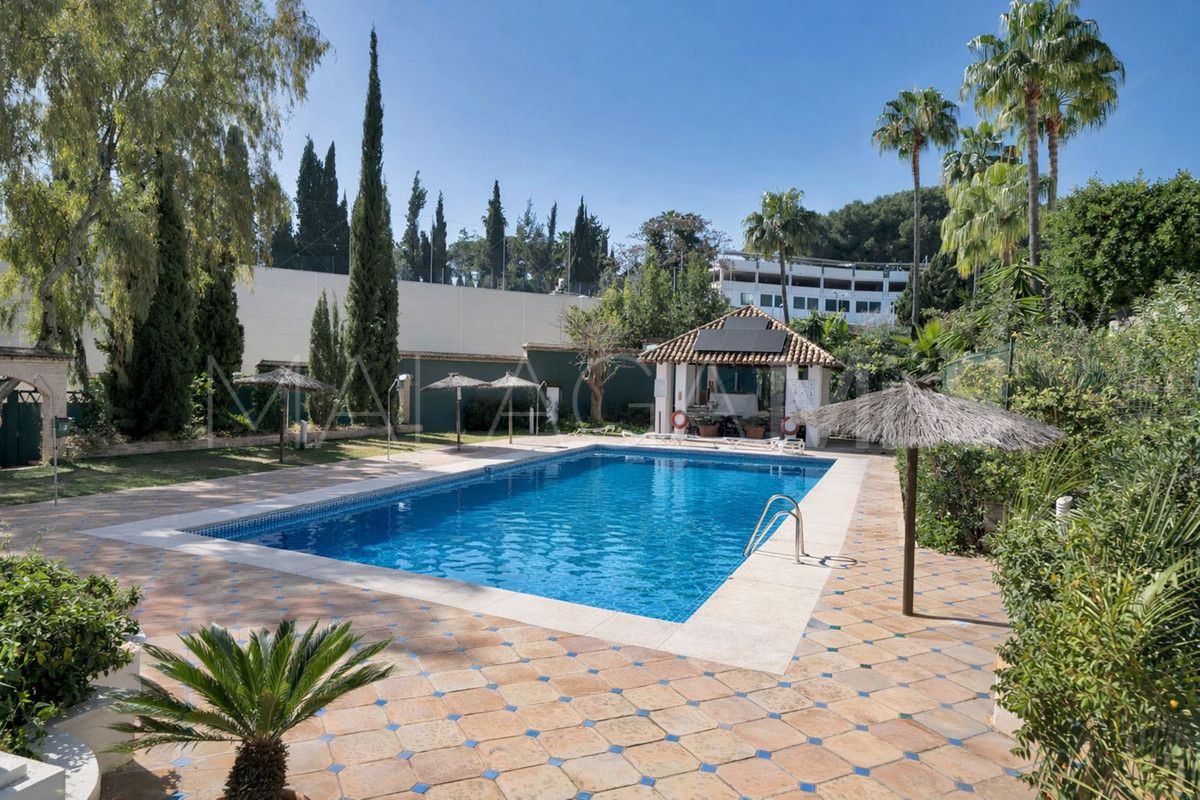 Markplanslägenhet for sale in Nueva Andalucia