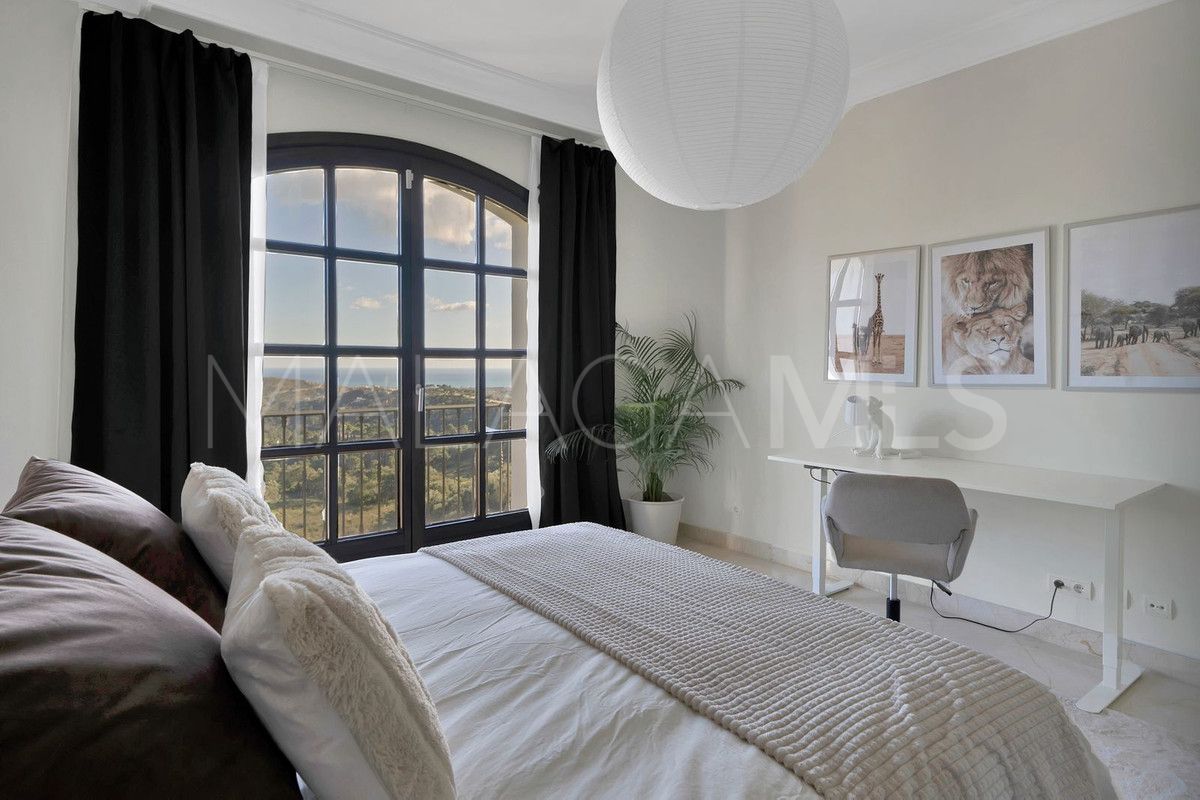 Villa for sale in Benahavis