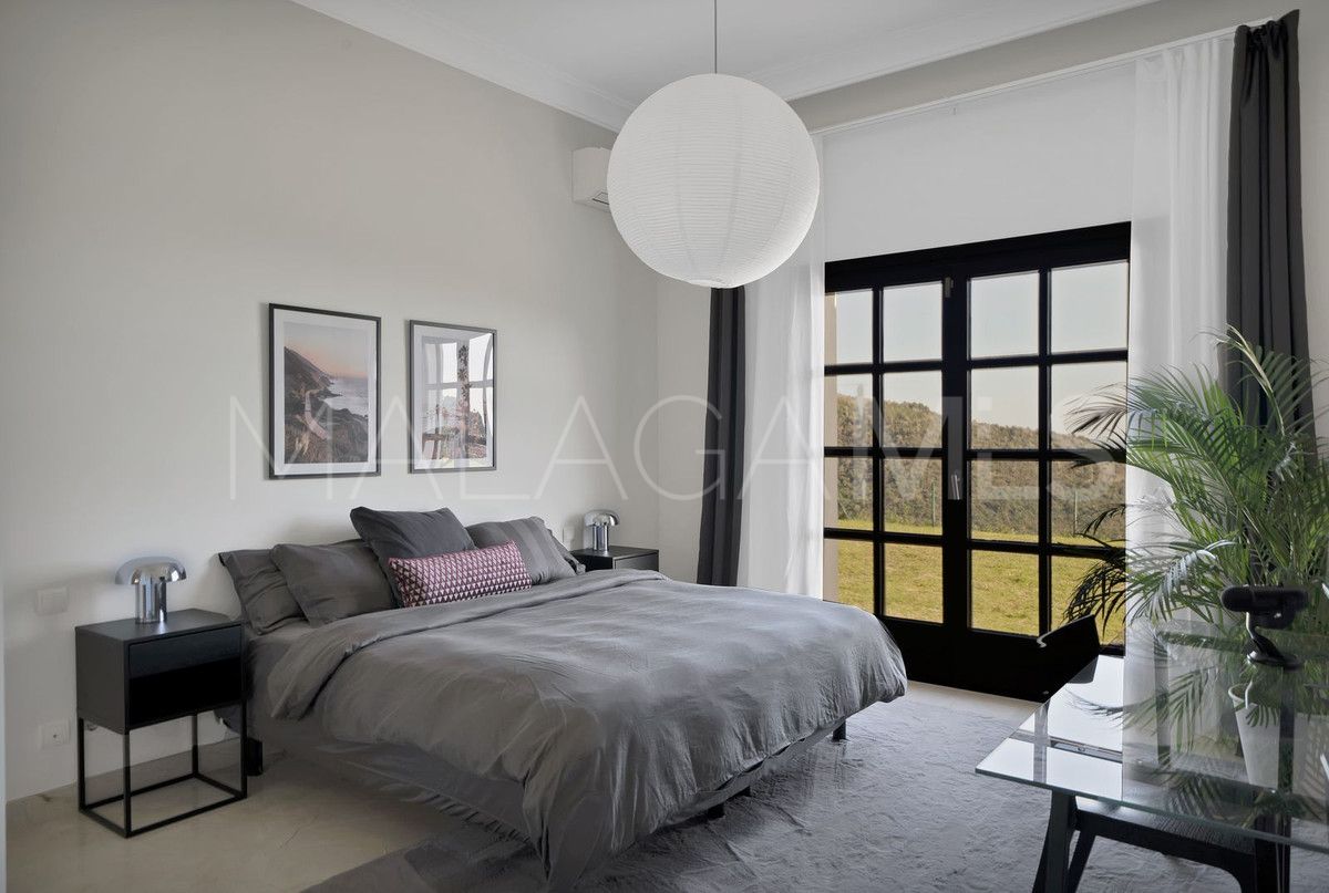 Villa for sale in Benahavis