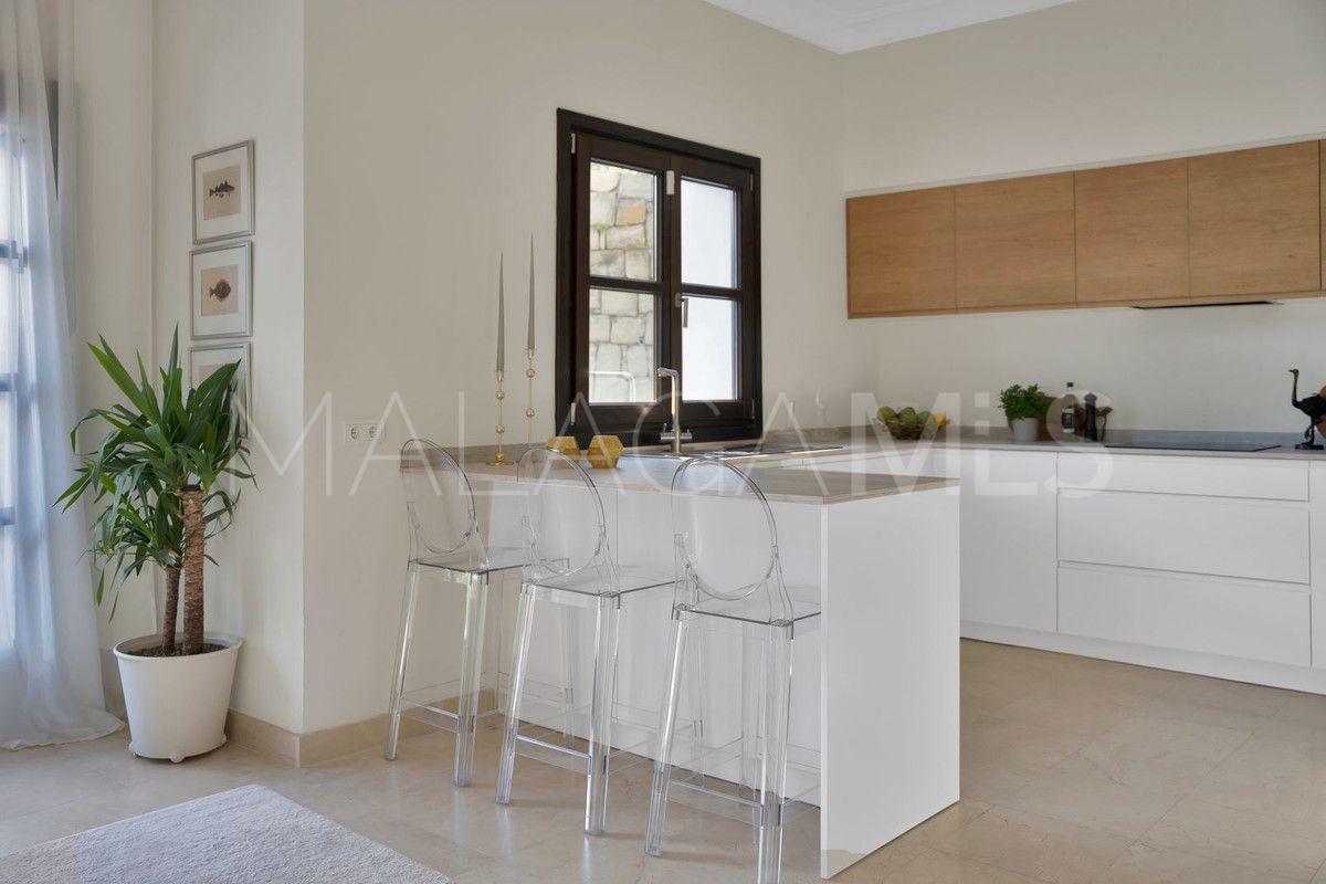 Villa for sale in Benahavis