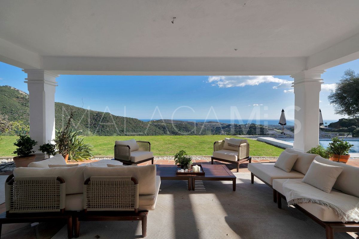 Villa for sale in Benahavis