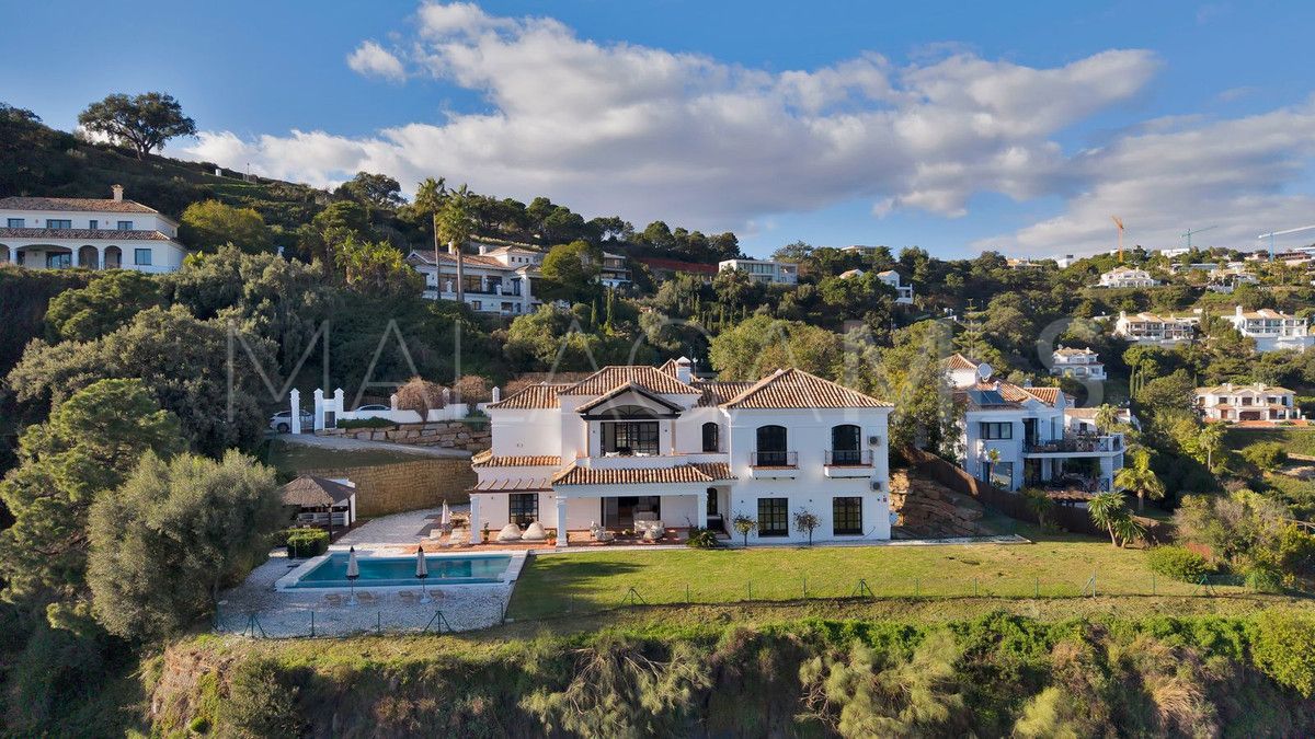 Villa for sale in Benahavis