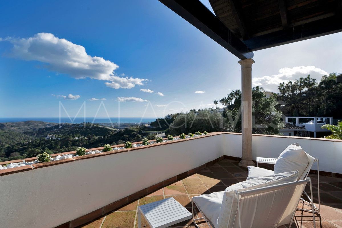Villa for sale in Benahavis