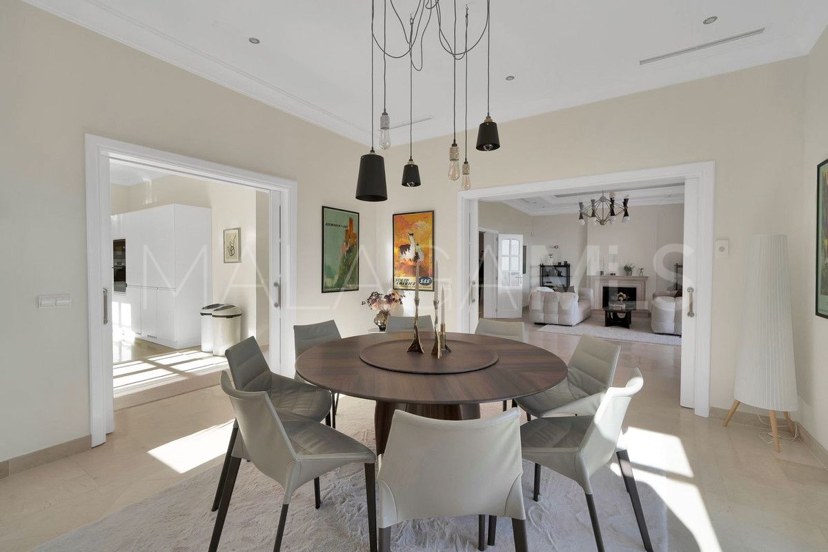 Villa for sale in Benahavis