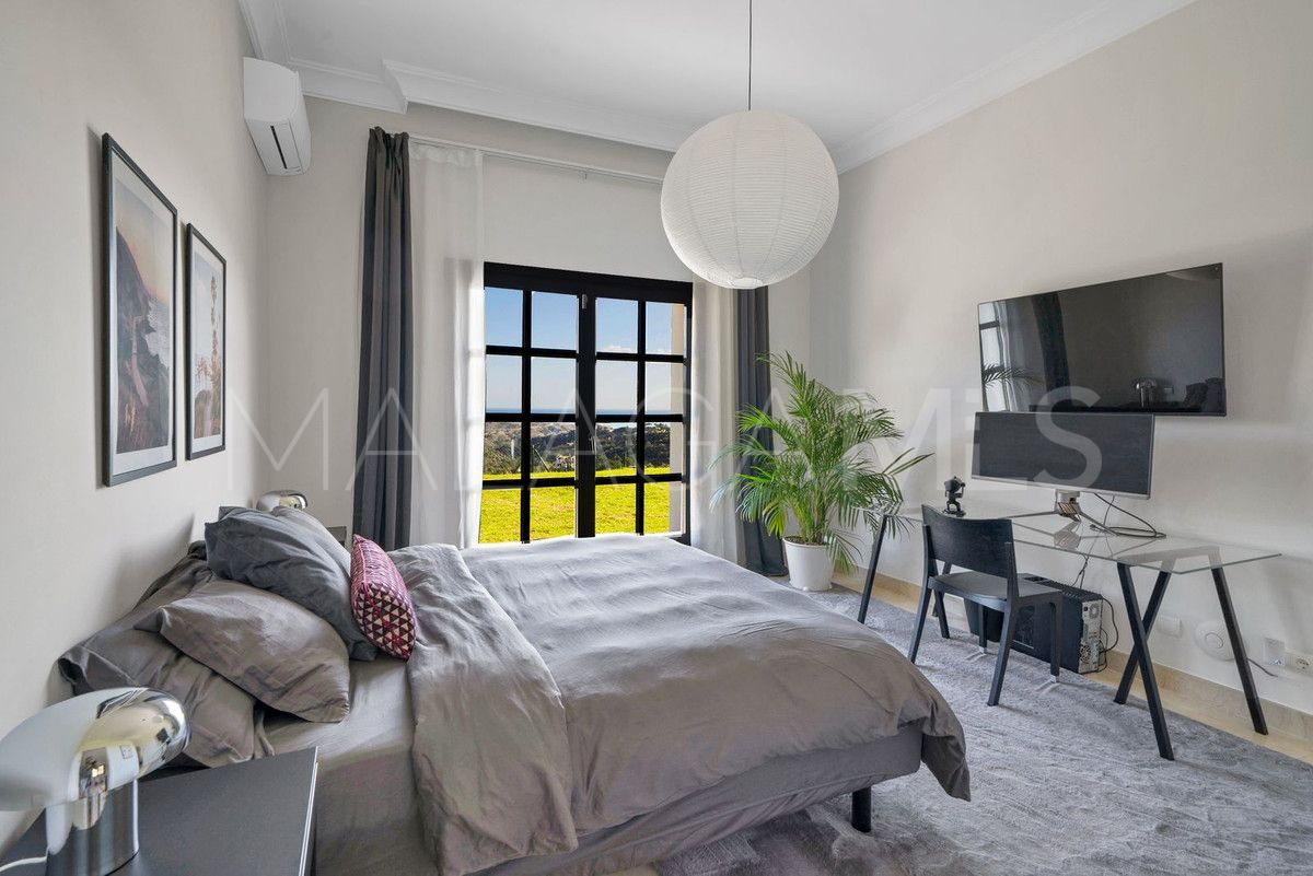 Villa for sale in Benahavis