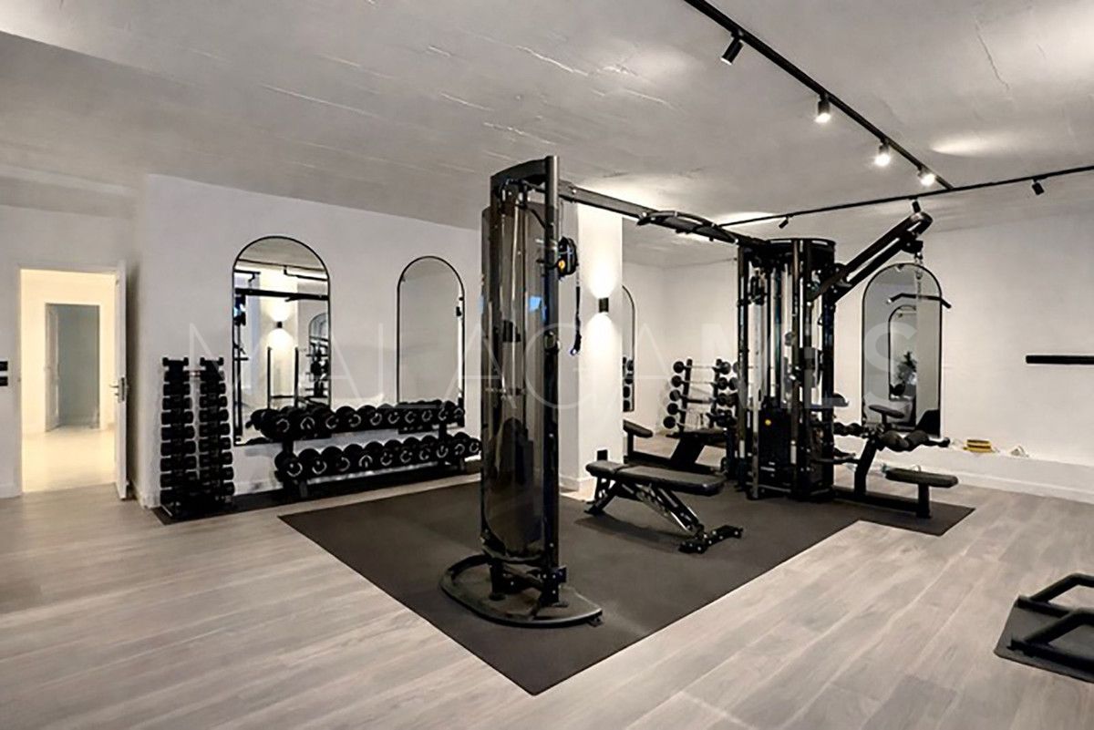 Villa for sale in Benahavis