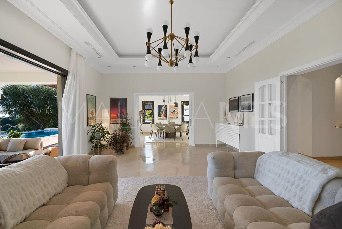 Villa for sale in Benahavis