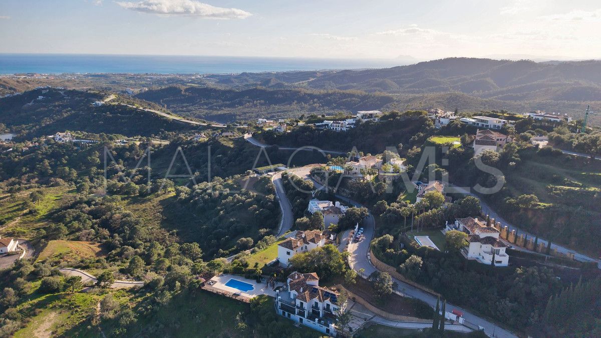 Villa for sale in Benahavis