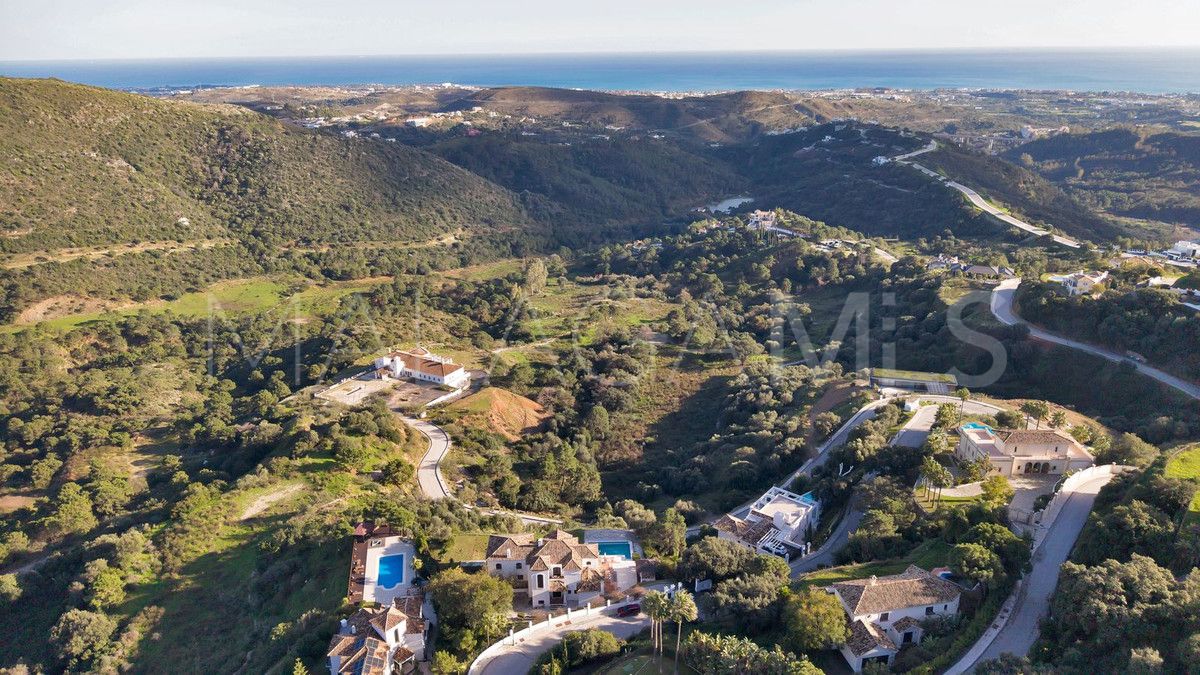 Villa for sale in Benahavis