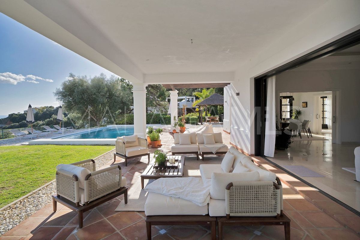 Villa for sale in Benahavis