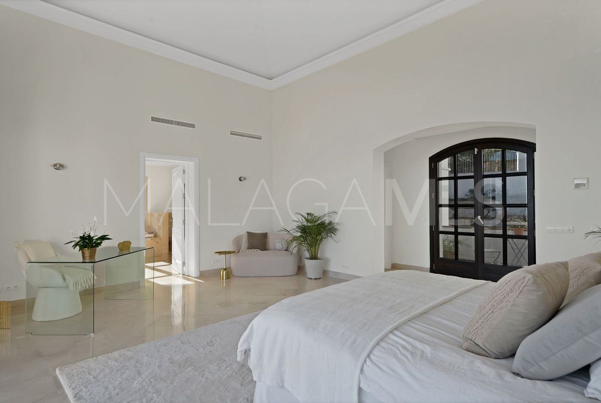 Villa for sale in Benahavis