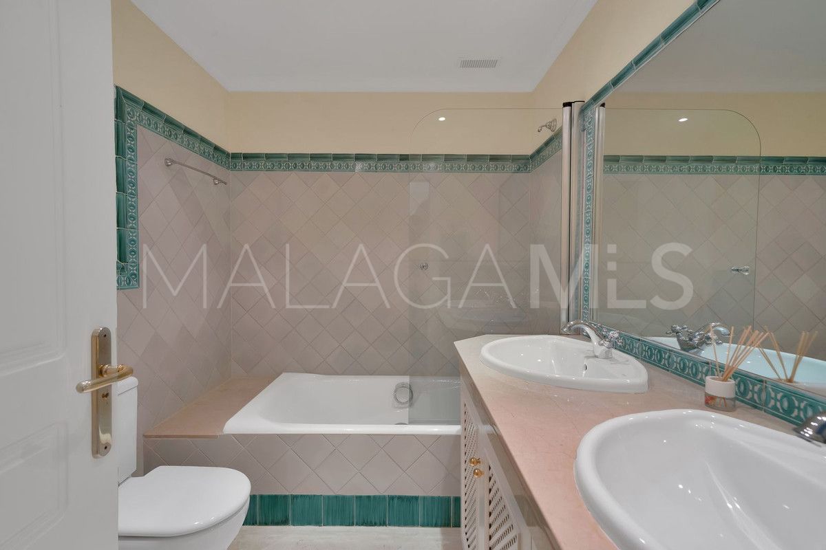 3 bedrooms town house in Benahavis for sale