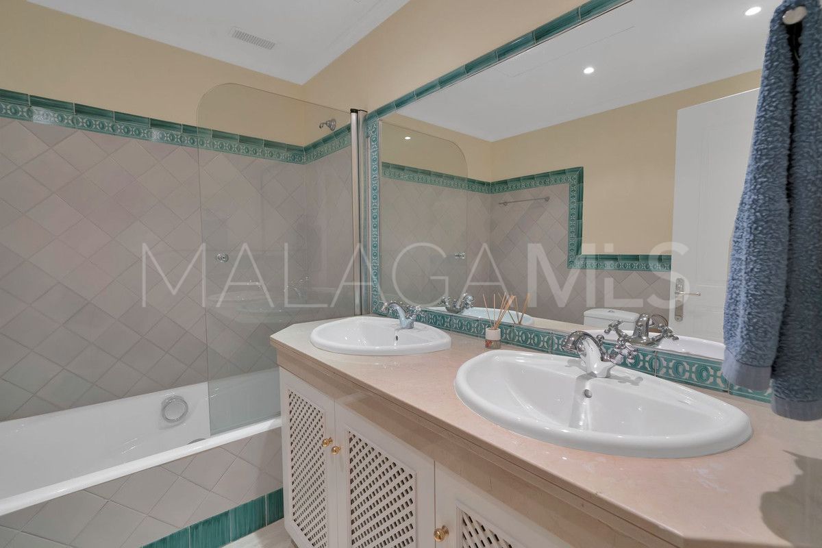 3 bedrooms town house in Benahavis for sale