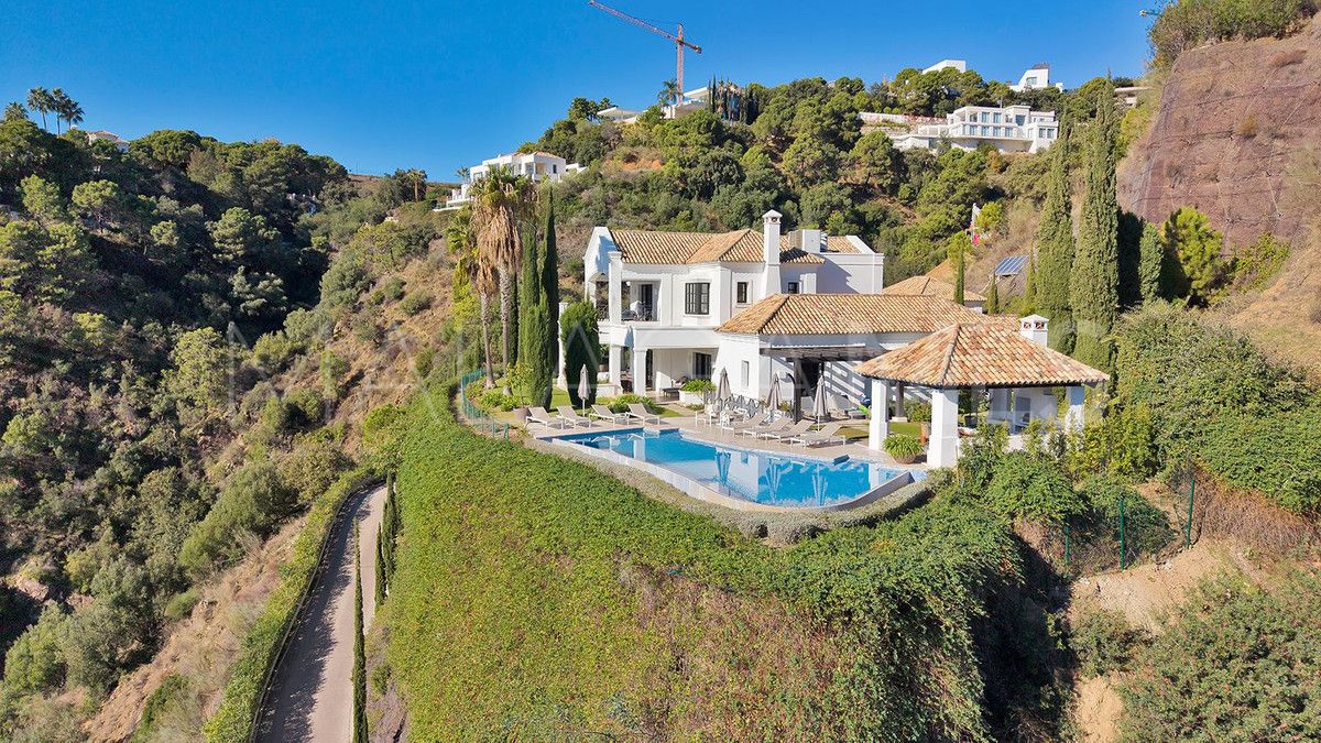 Villa for sale in Benahavis