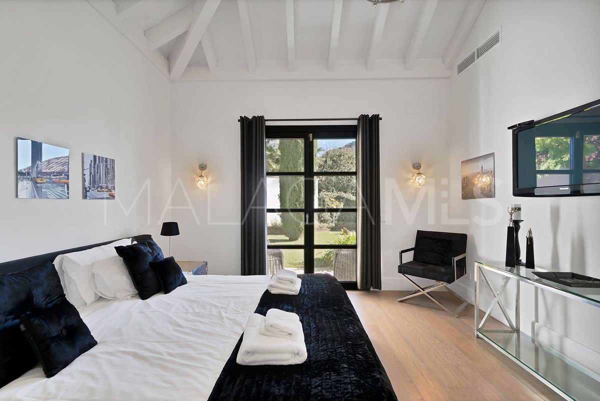 Villa for sale in Benahavis