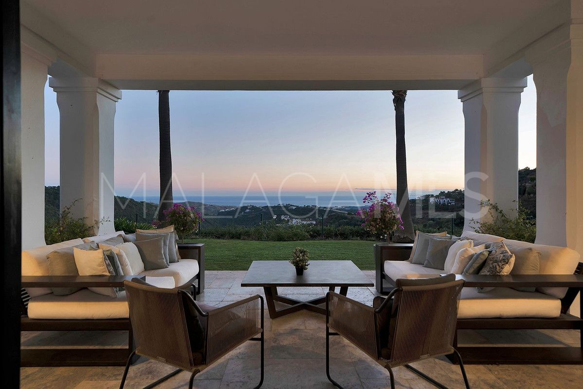 Villa for sale in Benahavis