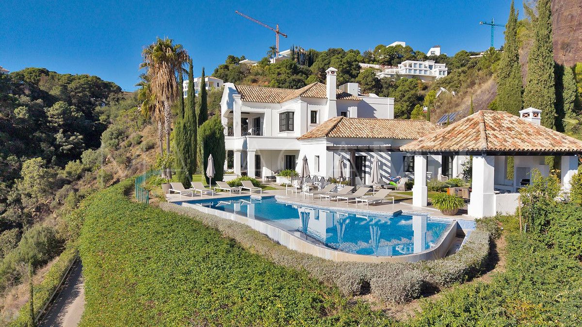 Villa for sale in Benahavis