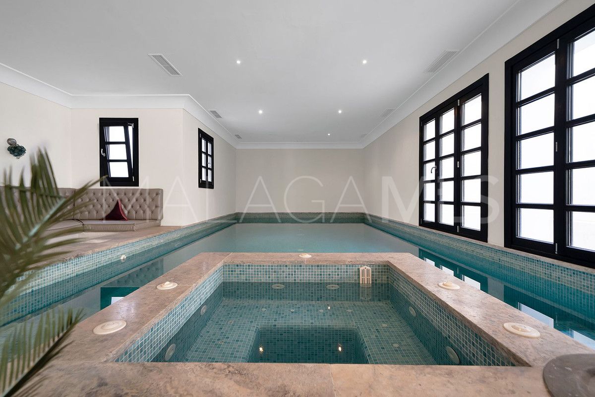 Villa for sale in Benahavis