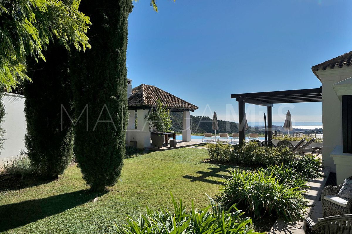 Villa for sale in Benahavis